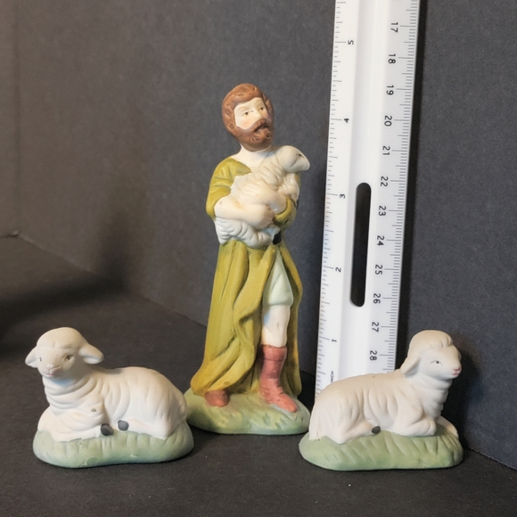 🎄PORCELAIN NATIVITY⭐ - Picture 7 of 16